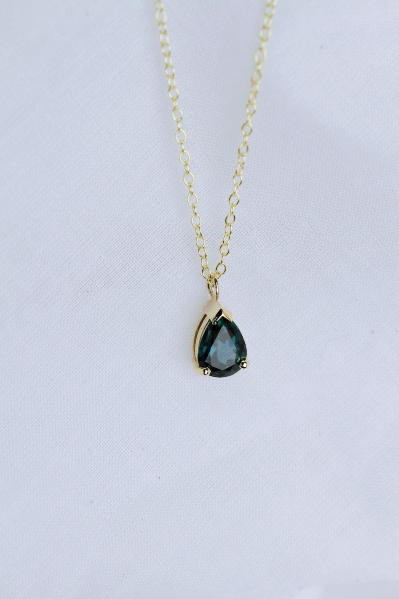 OCEAN DEPTHS sapphire necklace